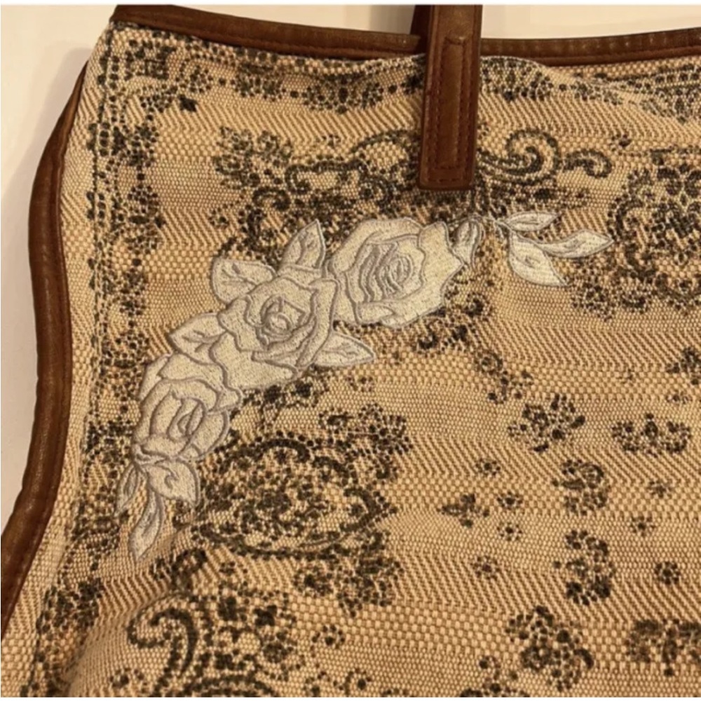 FREE PEOPLE Floral Embroidered Boho shoulder Bag| Oversized |Beige |Vegan Trim - Picture 8 of 13